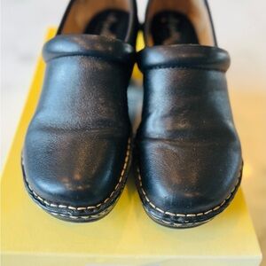 Softspots Black Leather Clogs